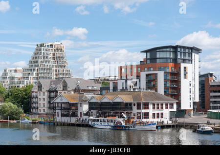 Blick auf die Themse von Kingston Bridge, Kingston upon Thames, Royal Borough of Kingston upon Thames, Greater London, England, Vereinigtes Stockfoto