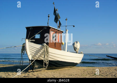 Fischkutter bin Strang - Fischkutter am Strand 05 Stockfoto