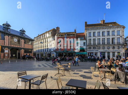 Frankreich, Yonne (89), Sens, La Place De La République / / Platz der Republik, Sens, Yonne, Frankreich Stockfoto