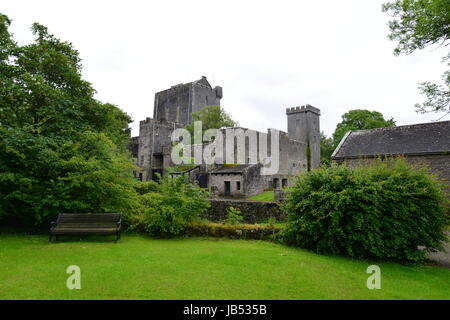 Knappogue Castle in Irland an einem dumpfen Sommertag im Juni. Stockfoto