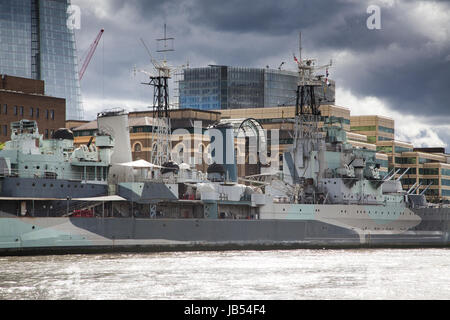 LONDON/UK - 20.Mai: Der HMS Belfast festgemacht an der Themse in London Stockfoto