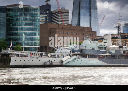 LONDON/UK - 20.Mai: Der HMS Belfast festgemacht an der Themse in London Stockfoto