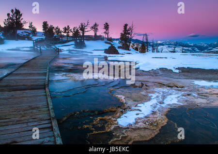 Winter-Sonnenuntergang in Yellowstone Stockfoto