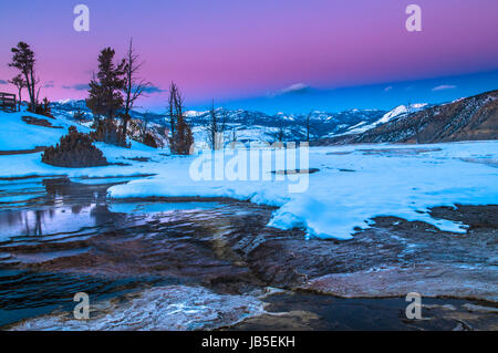 Winter-Sonnenuntergang in Yellowstone Stockfoto