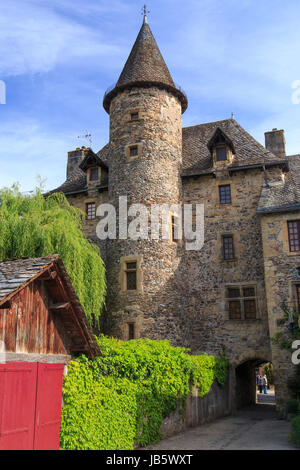 Frankreich, Aveyron (12), Sainte-Eulalie-d'Olt, Labellisé Les Plus Beaux Dörfer de France, le Château des Curières de Castelnau / / Frankreich, Aveyron, Sain Stockfoto