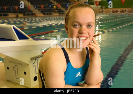 Ellie Simmonds, paralympischen Schwimmer an der Wales National Pool, Swansea. Stockfoto