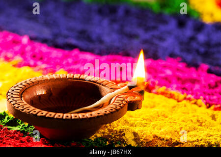 Indische Divali Festival Diya Farbe RANGOLI Niemand Stockfoto