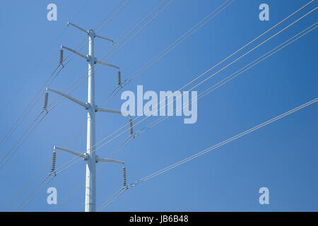 Elektrische Türme und Masten Stockfoto