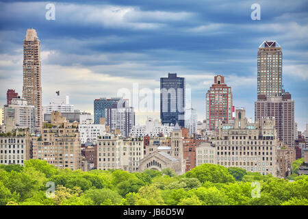 New York City Upper East Side von Manhattan über den Central Park zu sehen.