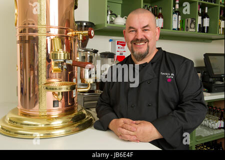 Koch/Gastronom/Autor Matt Folas, der BBC Masterchef 2009 gewonnen und besitzt nun die Bramble Cafe, Verkehrssysteme, Dorset, UK. Stockfoto