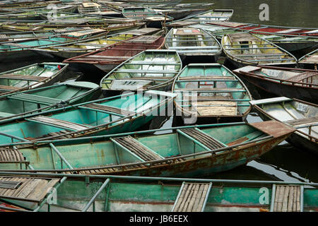 Bootshafen in Ninh Hai für Tam Coc Bootsfahrten, Ninh Binh, Vietnam Stockfoto