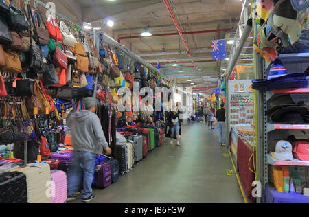 Menschen besuchen Paddys Markt in Chinatown in Sydney Australia. Stockfoto