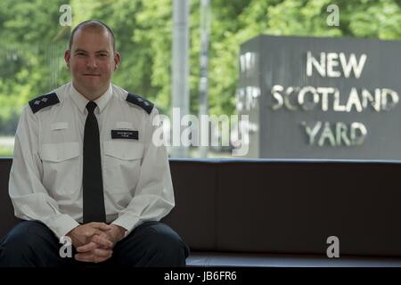 Sperrfrist bis 0001 Sonntag Juni 11 Metropolitan Police Inspector Jim Cole im New Scotland Yard, London, wo er seine Rolle in der Antwort der Polizei auf der London Bridge-Angriff bezeichnet. Stockfoto