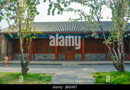 8. Juni 2017 - Beijin, liegt im Nordwesten des kreisrunden Hügel Altars und neben dem Westtor des Parks von der Temple of Heaven Beijin, China - Palast der Abstinenz. Es war ein Ort für den Kaiser aus der Nahrung zu enthalten, bevor die verehren Himmel Zeremonie begann. Es verfügt über mehrere markante Gebäude, wie der Beamless-Halle, der Rest-Palast und den Glockenturm. (Kredit-Bild: © SIPA Asien über ZUMA Draht) Stockfoto