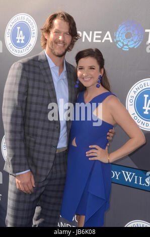 Los Angeles, Ca, USA. 8. Juni 2017. Clayton Kershaw und Ellen Kershaw auf der Los Angeles Dodgers Stiftung 3. Jahrestagung Blue Diamond Gala im Dodger Stadium am 8. Juni 2017 in Los Angeles, Kalifornien. Bildnachweis: David Edwards/Medien Punch/Alamy Live-Nachrichten Stockfoto