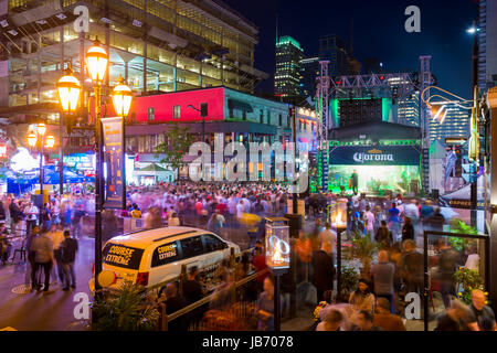 Montreal, Kanada - 9. Juni 2017: Crescent Street auf F1 Grand Prix Wochenende in der Nacht Credit: Marc Bruxelle/Alamy Live News Stockfoto