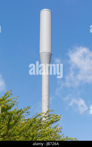 Hutchinson Jupiter Single Stack Monopol Zelle Turm Mast, gemacht von Hutchinson Engineering im Vereinigten Königreich. Zelle Website Antenne. Stockfoto