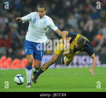 JACK RODWELL & PONTUS WERNBLOO ENGLAND V Schweden WEMBLEY Stadion LONDON ENGLAND 15. November 2011 Stockfoto