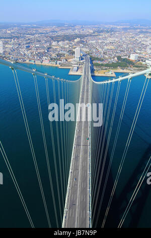 Akashi-Kaikyo-Brücke, die Anzeigen von Kobe Stockfoto