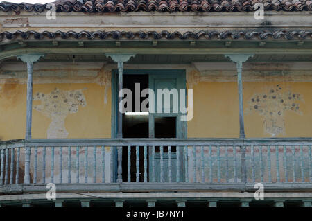 Alten Holzbalkon in Trinidad, Kuba Stockfoto