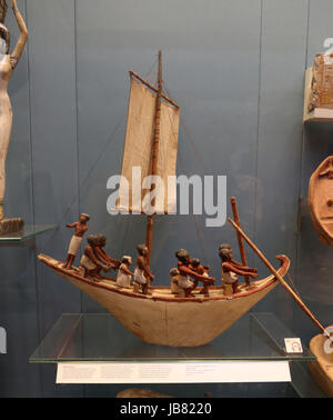 Holzmodell des Segelboot. 12. Jahrhundert, etwa 1985-1795 BC. Herkunft unbekannt. British Museum. London. VEREINIGTES KÖNIGREICH. Stockfoto