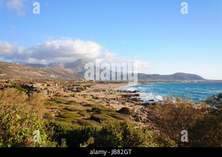 Falassarna Strand gewann Preise als der schönste Strand auf Kreta und ist immer einer der Top-Strände zehn in Europa, mit seinen herrlichen, feinen weißen Sand und warmen, kristallklares Wasser. Stockfoto