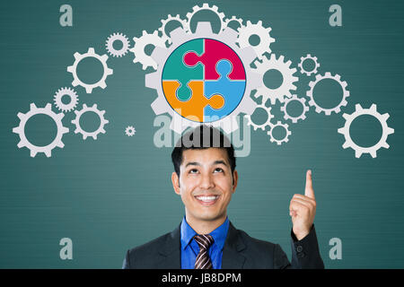 1 indischer Geschäftsmann Gang Digital verbesserte Puzzle Planung Stockfoto