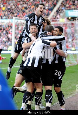 NEWCASTLE-Spieler feiern gehen SUNDERLAND V NEWCASTLE UNITED Stadion von leichten SUNDERLAND ENGLAND 16. Januar 2011 Stockfoto