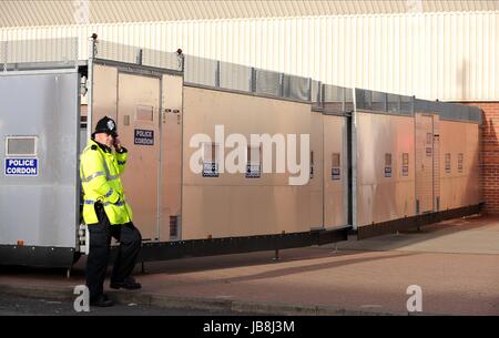 Polizei CORDON SUNDERLAND V NEWCASTLE UNITED FC SUNDERLAND V NEWCASTLE UNITED Stadion von leichten SUNDERLAND ENGLAND 16 Januar 20 Stockfoto