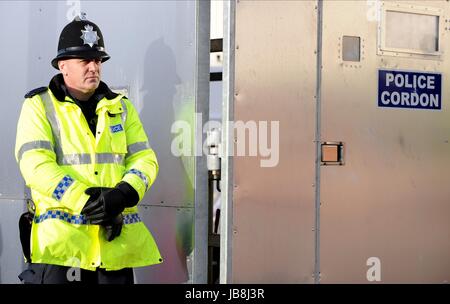 Polizei CORDON SUNDERLAND V NEWCASTLE UNITED FC SUNDERLAND V NEWCASTLE UNITED Stadion von leichten SUNDERLAND ENGLAND 16 Januar 20 Stockfoto