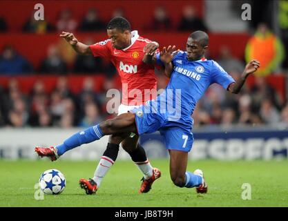 PATRICE EVRA & RAMIRES MANCHESTER UTD V CHELSEA OLD TRAFFORD MANCHESTER ENGLAND 12. April 2011 Stockfoto