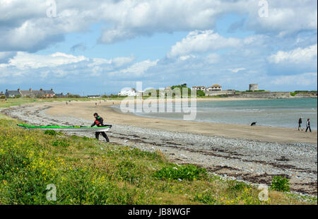 Schären, Irland - Blick auf den Strand mit blauer Flagge in Skerries Stadt, Grafschaft Dublin, Irland Stockfoto