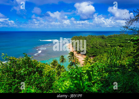 Herumgewandert Strand vom Kalalau Trail, Na Pali Coast, Kauai, Hawaii USA Stockfoto