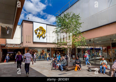 COLCHESTER TOWN CENTER.  BRITAINS ÄLTESTE AUFGEZEICHNETE STADT Stockfoto