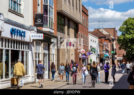 COLCHESTER TOWN CENTER.  BRITAINS ÄLTESTE AUFGEZEICHNETE STADT Stockfoto