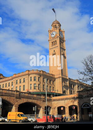 Menschen reisen am Hauptbahnhof in Sydney Australia. Stockfoto