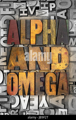 Die Worte ALPHA und OMEGA in Vintage Buchdruck Art geschrieben Stockfoto