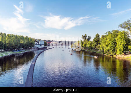 Panoramablick auf Prag und die Moldau, die Legii Brücke entnommen. Tschechische Republik Stockfoto