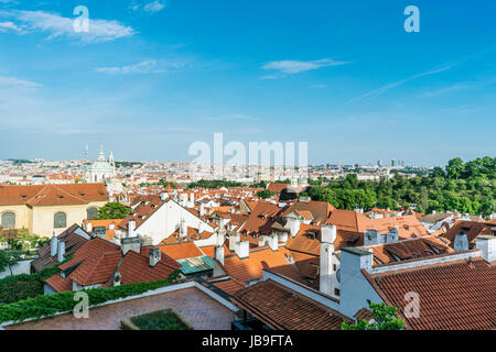 Prag, Tschechische Republik, 28. Mai 2017.-Panoramablick auf Prag von der Schlossterrasse in der Altstadt von Prag Stockfoto