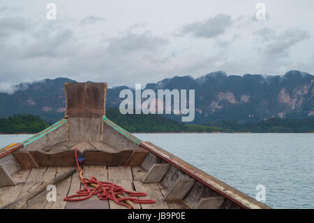 Beschleunigung über Cheow Lan See Stockfoto