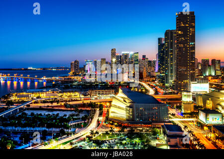 Miami Innenstadt in der Nacht, Florida, USA Stockfoto