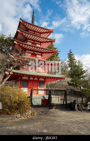 Schöne Shureito-Pagode in Yamanashi Stadt Berg Fuji Japan Stockfoto