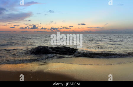 Dämmerung am Strand lobé Stockfoto