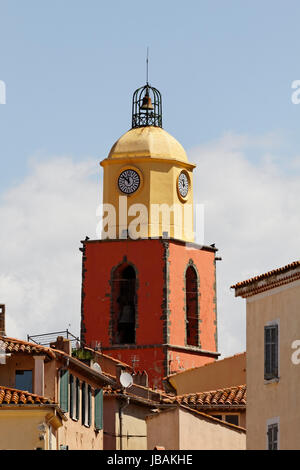 St-Tropez, Abendkonzerte, Eglise Paroissiale Notre-Dame-de-Assomption aus Dem 16. Halbmonatsschrift, Cote d ' Azur - Saint Tropez, Pfarrkirche, Eglise Paroissiale Notre-Dame-de-Assomption aus dem 16. Jahrhundert, Cote d ' Azur, Südfrankreich Stockfoto