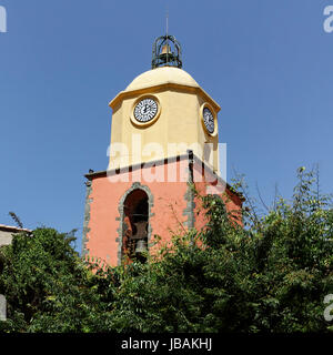 St-Tropez, Abendkonzerte, Eglise Paroissiale Notre-Dame-de-Assomption aus Dem 16. Halbmonatsschrift, Cote d ' Azur - Saint Tropez, Pfarrkirche, Eglise Paroissiale Notre-Dame-de-Assomption aus dem 16. Jahrhundert, Cote d ' Azur, Südfrankreich Stockfoto