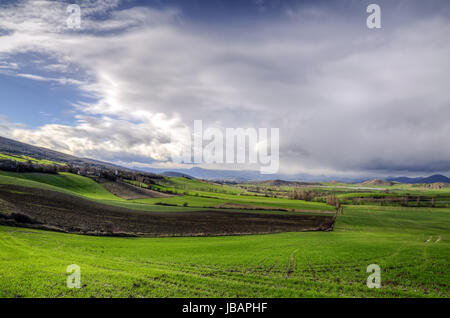 Blick über Wiesen die Navarra in Spanien Stockfoto