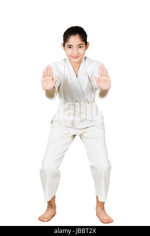 1 indischer Jugendlicher mädchen judo training Kampfkunst hand Palm posing Stockfoto