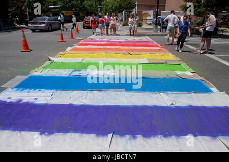 Washington, DC, USA. 10. Juni 2017. Washington DC-LGBT-Gemeinschaft feiern 'DC Pride"im Stadtteil Dupont Circle.   Bildnachweis: B Christopher/Alamy Live-Nachrichten Stockfoto