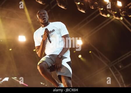 Stadtflughafen Brighton, Brighton, West Sussex, Vereinigtes Königreich. 10. Juni 2017. Stormzy führt sein neue Album "Bande Zeichen und Gebete" auf Tour, auf der Hauptbühne. WILD LIFE Festival kehrt nach Brighton City Airport für das dritte Jahr in Folge, hosted by Rudimental und Offenlegung.  © Will Bailey / Alamy Live News Stockfoto