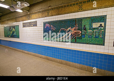 Schönen nautischen Themen Mosaik Kunstwerk He Houston Street u-Bahn-Bahnsteig im Zentrum von Manhattan, New York City. Stockfoto